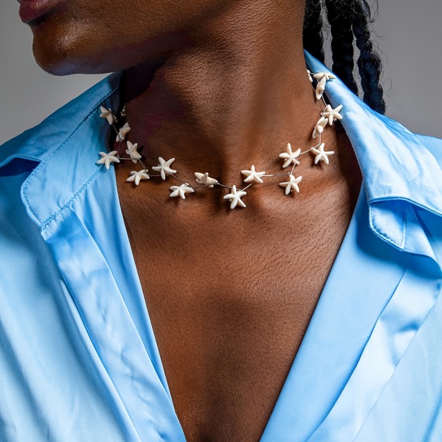 Čudovita poletna ogrlica z belimi morskimi zvezdicami