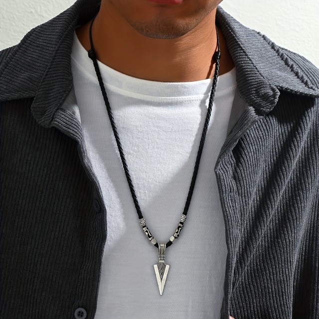 Daljša moška verižica s puščico