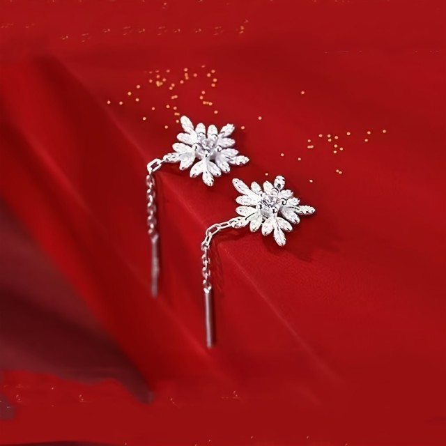 Prelepi viseči uhani s snežinko 