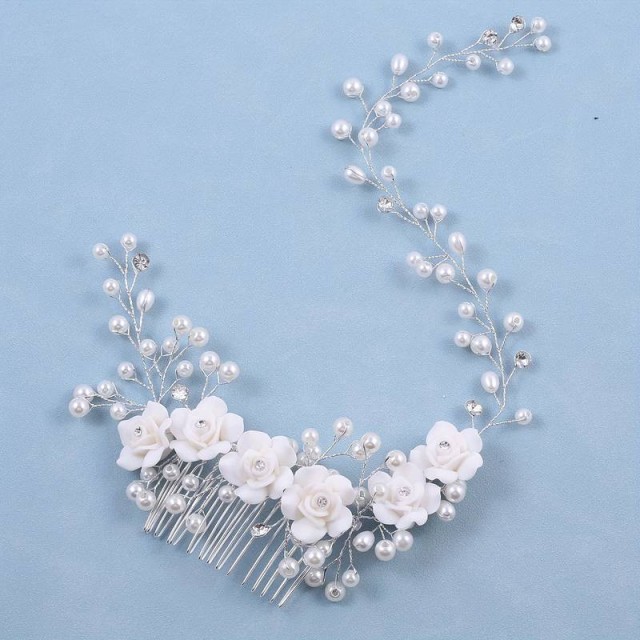  Elegantna lasna sponka z okrasnimi biseri in cvetličnim dizajnom