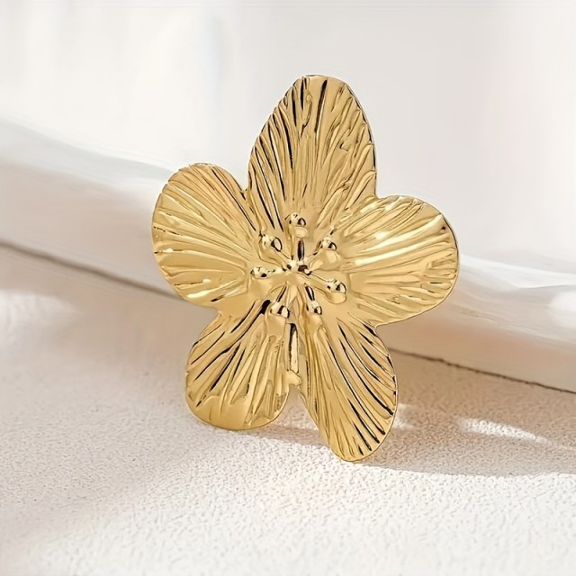  Vintage cvetlična broška v zlati barvi