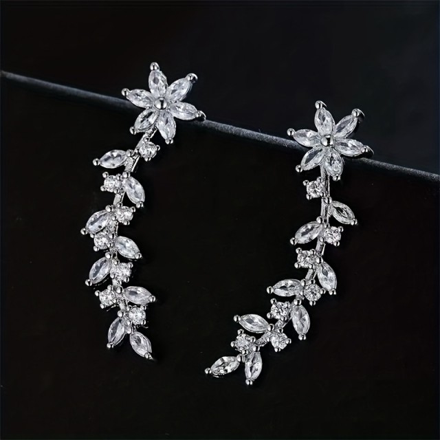 Uhani za natakniti brez prebadanja ušes srebrne barve