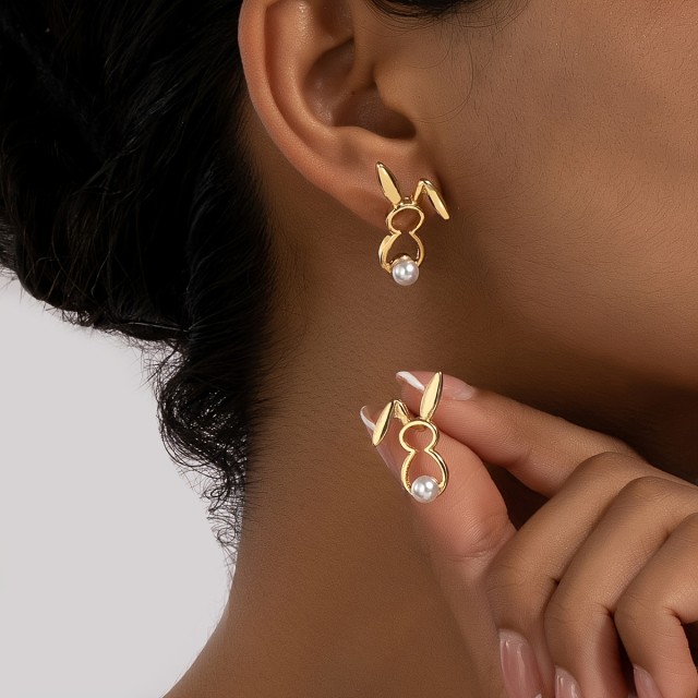 Prikupni zlati uhančki z zajčkom