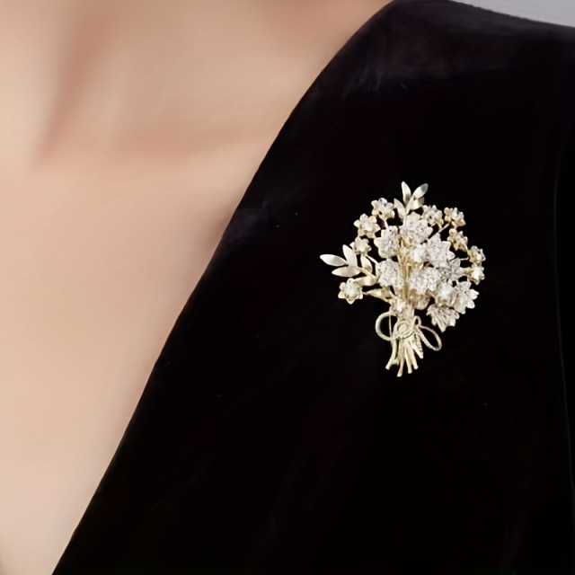 Sofisticirana cvetlična broška za ženske