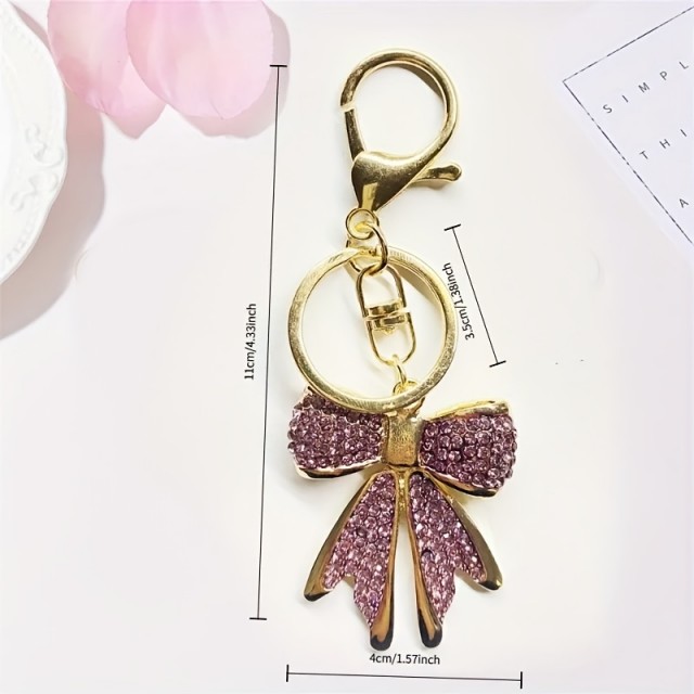 Obesek za ključe s pentljo iz kristalov