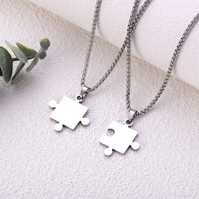 Komplet 2 personaliziranih ogrlic s puzzle obeskom in gravuro po želji