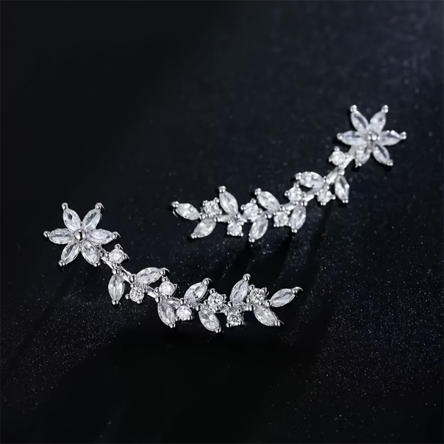 Uhani za natakniti brez prebadanja ušes srebrne barve