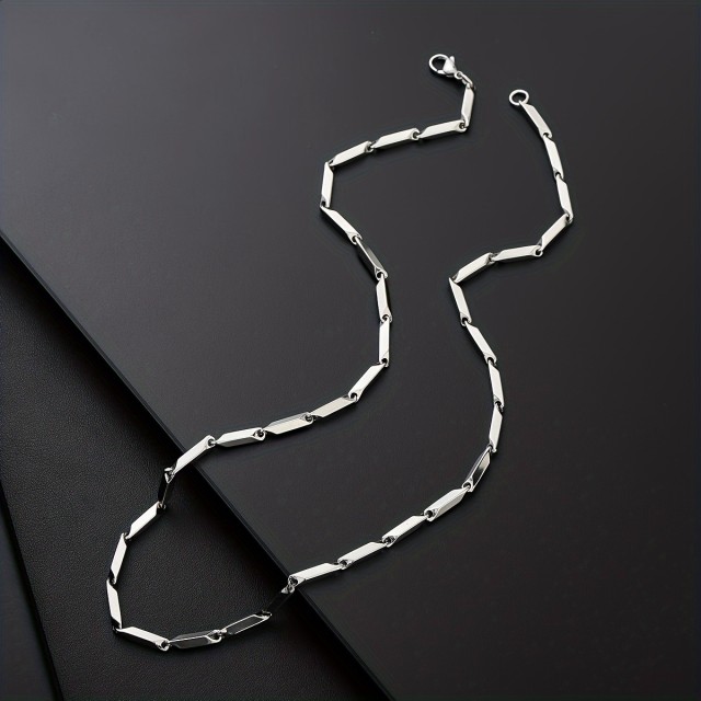 Minimalistična moška verižica – geometrijski dizajn