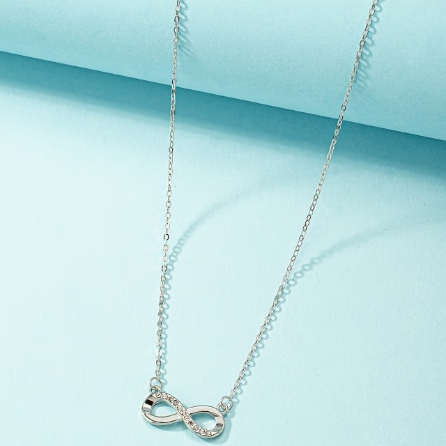 Elegantna ogrlica s simbolom neskončnosti srebrna