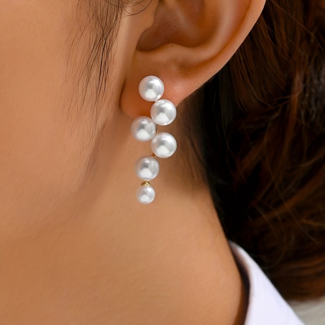 Elegantni uhani v zlati barvi z imitacijo biserov