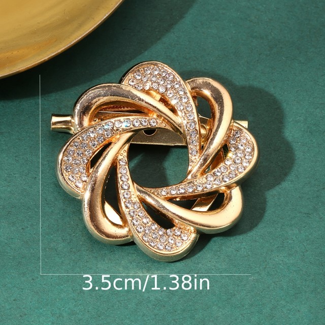 Modna broška v obliki venca  srebrna