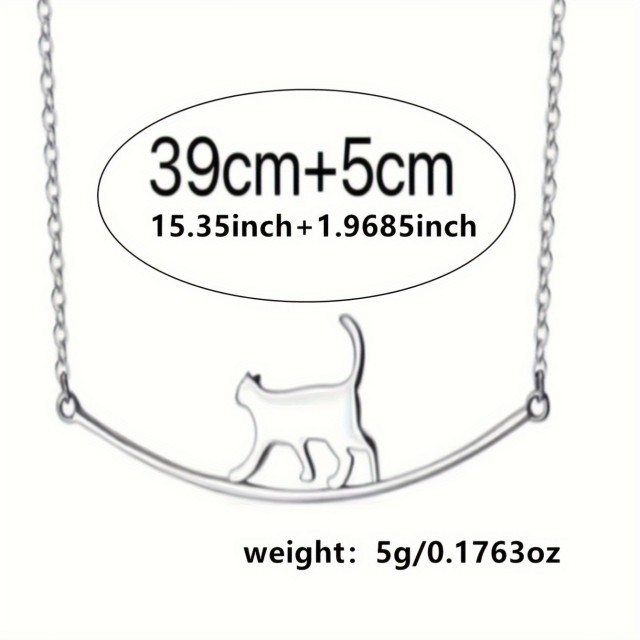 Modna ogrlica s prikupno mucko srebrne barve