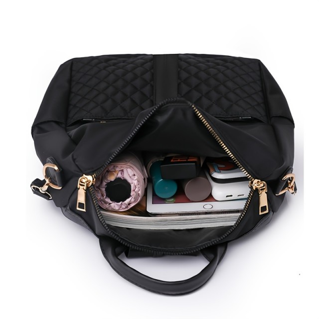 Šik ženski usnjen nahrbtnik v črni barvi