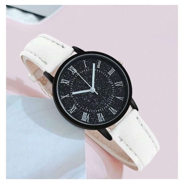 Elegantna ura črno bele barve