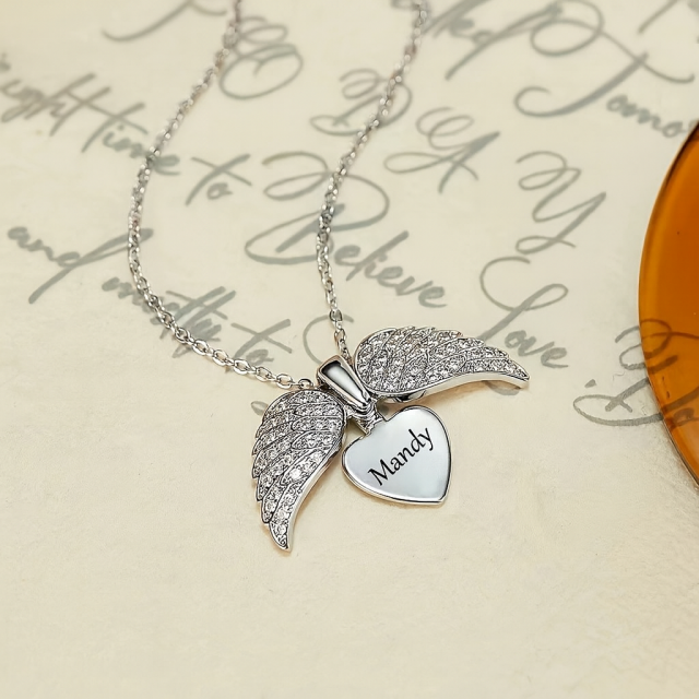 Personalizirana ogrlica z odpirajočim obeskom in gravuro po vaših željah