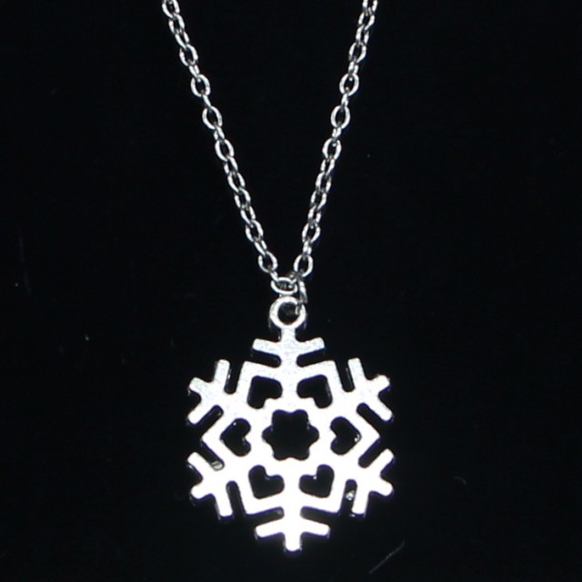 Verižica snežinka v srebrni barvi