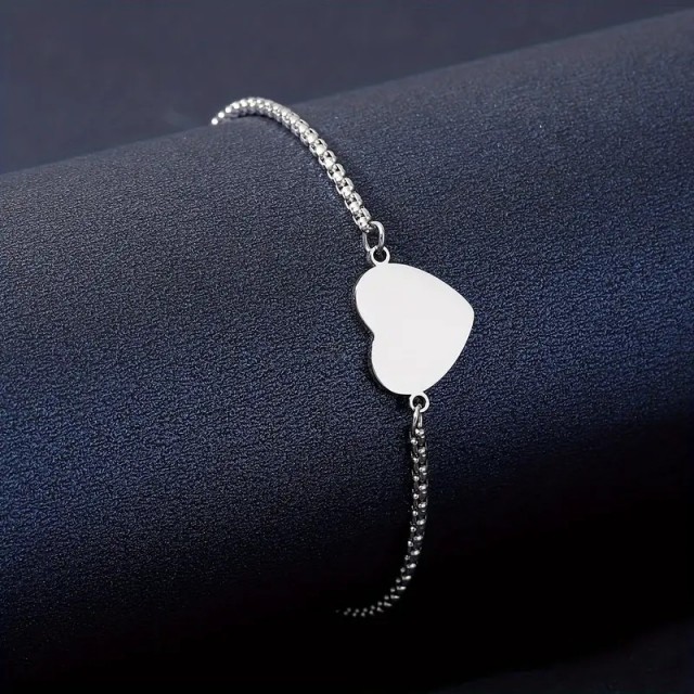 Personalizirana zapestnica s srcem in gravuro po želji