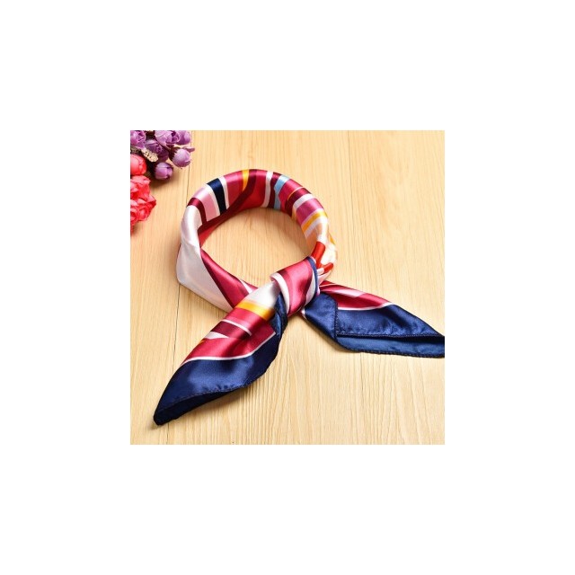 Elegantna kvadratna ruta s pisanim geo potiskom