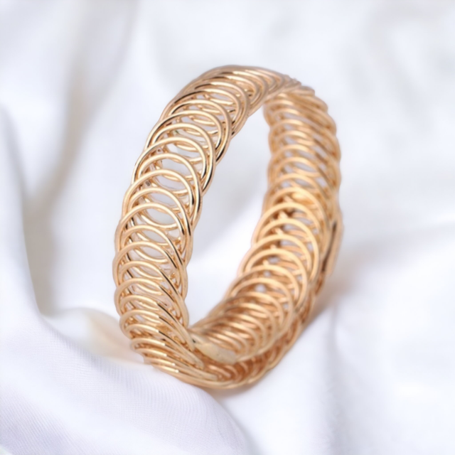 Zapestnica zlata elegantna