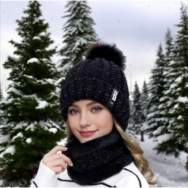 Ženski zimski komplet s kapo in šalom v črni barvi 