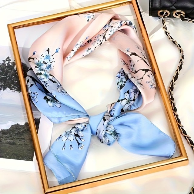 Čudovita barvna ruta s cvetovi modro roza barve