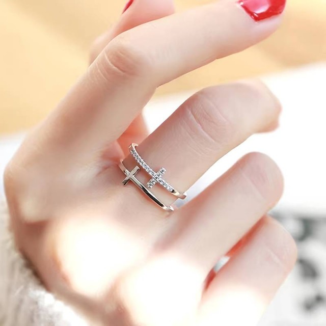 Prilagodljiv odprt prstan dva križa