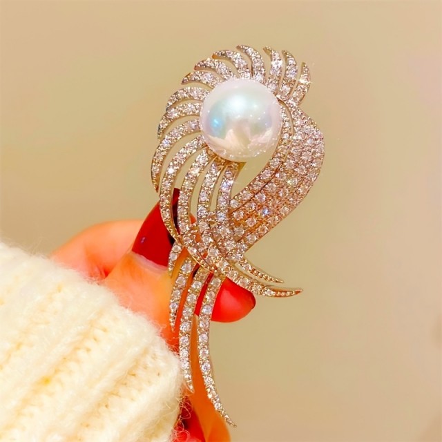 1 kos elegantne zlate broške s perličnim dodatkom 