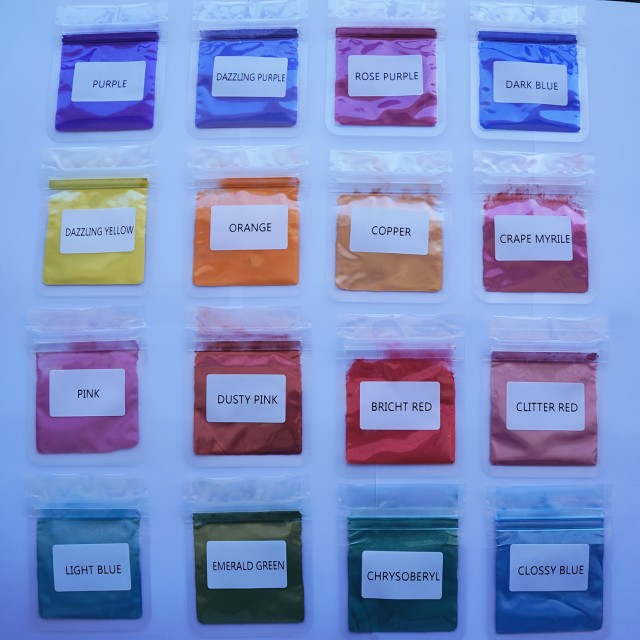 Mica prah komplet 16 barv za izdelavo sveč, mil in bombnih kopeli