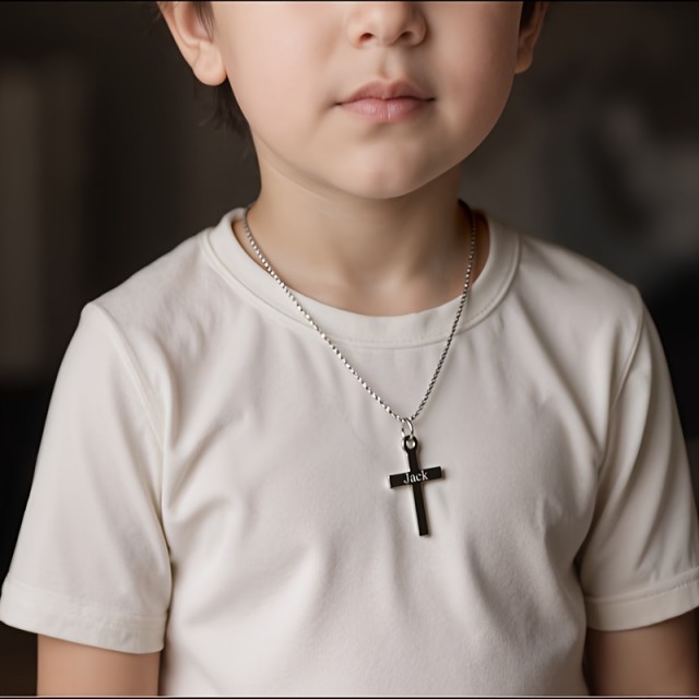 Personalizirana ogrlica s križem in gravuro po vaši želji