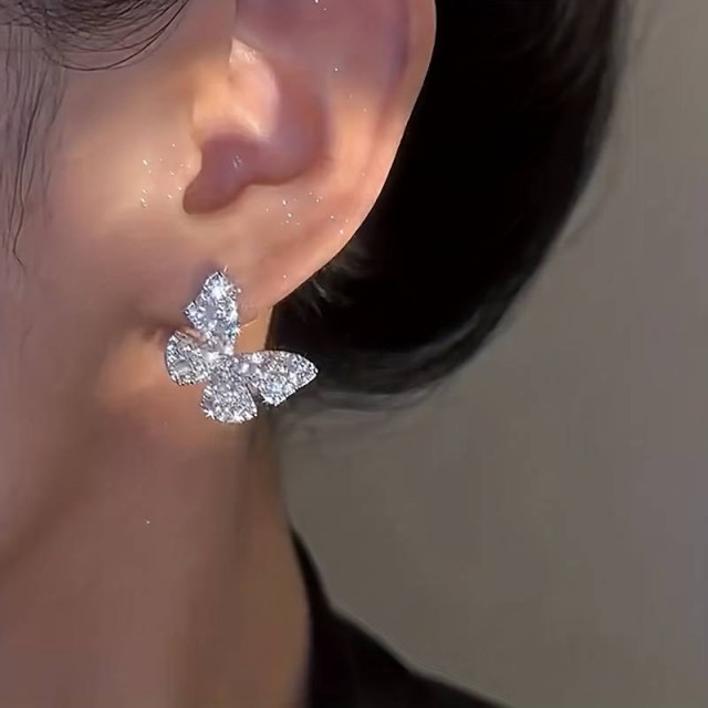 Prisrčni vtični uhani v obliki metulja