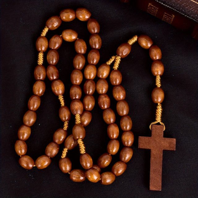 Lesena verska ogrlica rožni venec v svetlo rjavi barvi