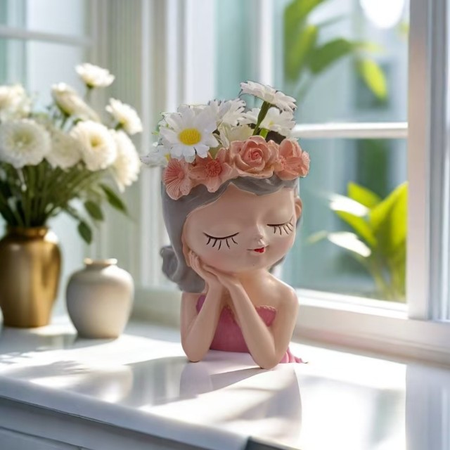 Cvetlični lonček MISLEČA DEKLICA