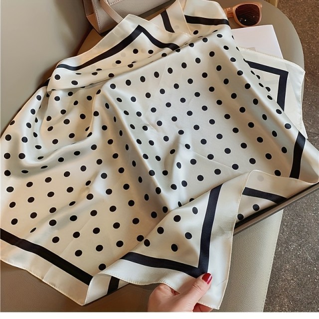 Elegantna kvadratna ruta s pikicami