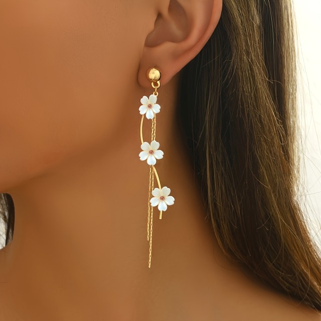 Daljši elegnatni uhani z rožicami