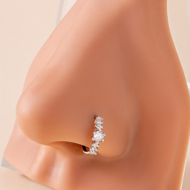 Piercing za nos s cirkoni v srebrni barvi