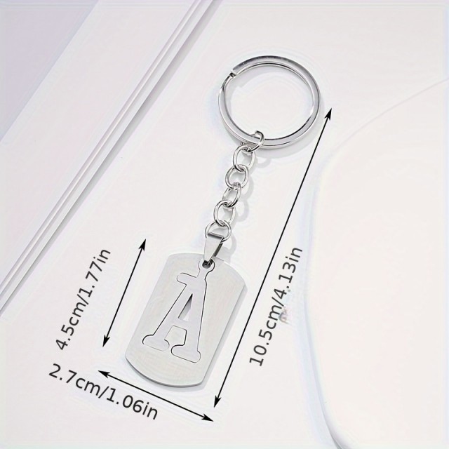Kovinski obesek za ključe z inicialko v srebrni barvi 