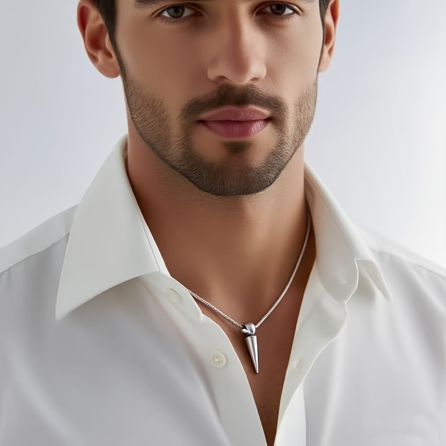 Minimalistična ogrlica s stožčastim obeskom