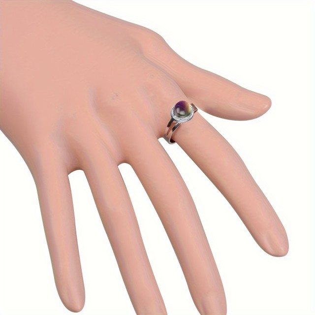 Nastavljiv okrogel prstan spreminja barvo glede na razpoloženje 