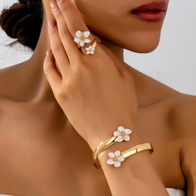 Komplet zapestnica s prstanom bele rože