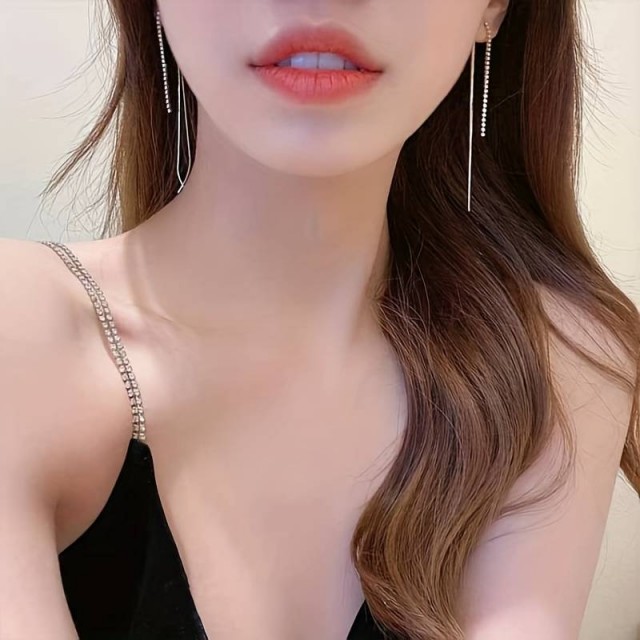 Elegantni sijoči uhani z resicami