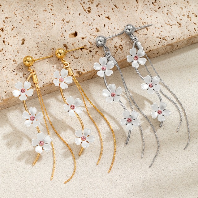 Elegantni viseči uhani z rožicami