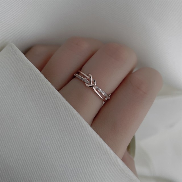 Ženski elegantni vintage prstan z neskončnim vozličem 2 barvi