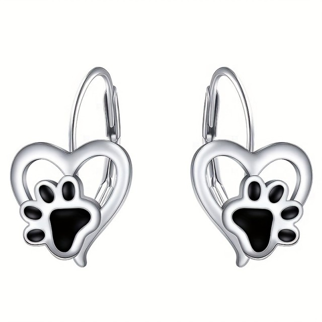 Očarljivi uhani v obliki srca s črnimi tačkami