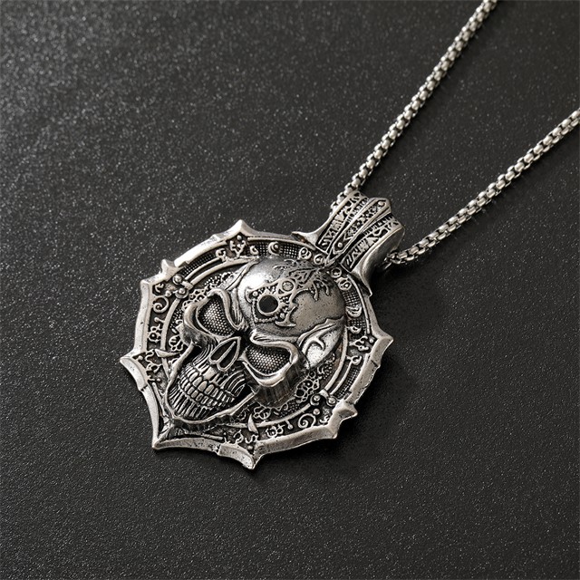 Ogrlica z obeskom lobanje iz nerjavečega jekla – srebrna barva