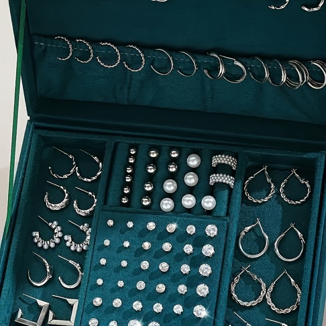 Akcijska ponudba - 61 parov uhanov brez vključene škatle 