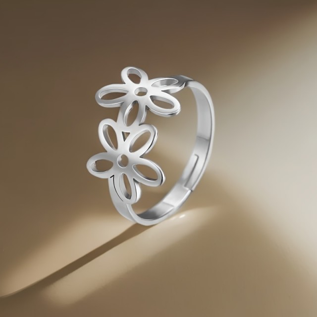 Nerjaveč nastavljiv prstan s cvetličnim dizajnom 