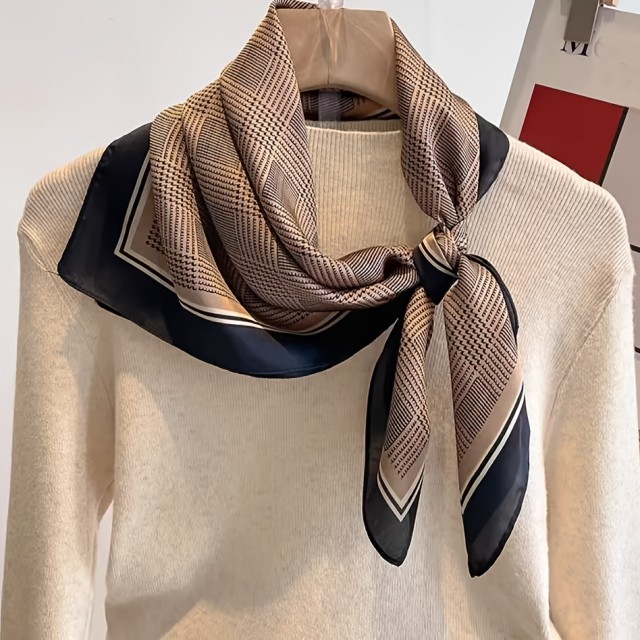 Elegantna ženska kvadratna ruta s karirastim potiskom