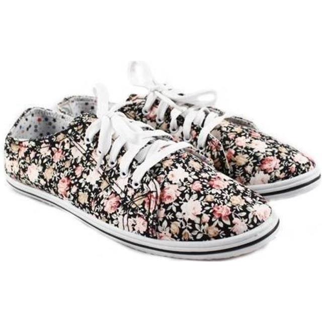 Cvetlični čevlji v črni barvi B19 BLACK