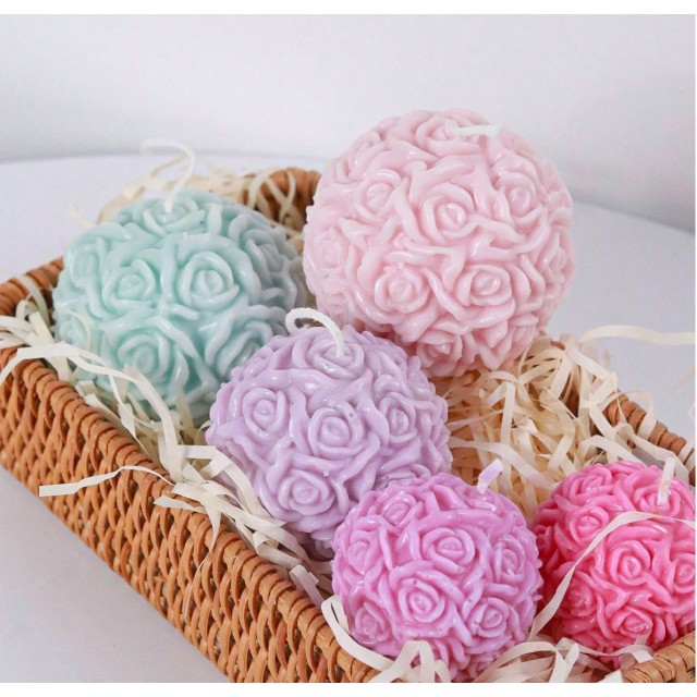 Okrogel silikonski model z vrtnicami 