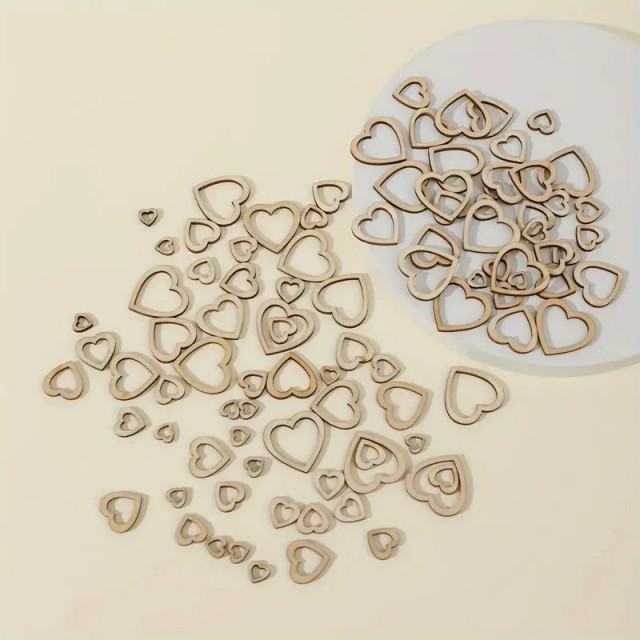 Komplet 100 srčkov za dekoracijo